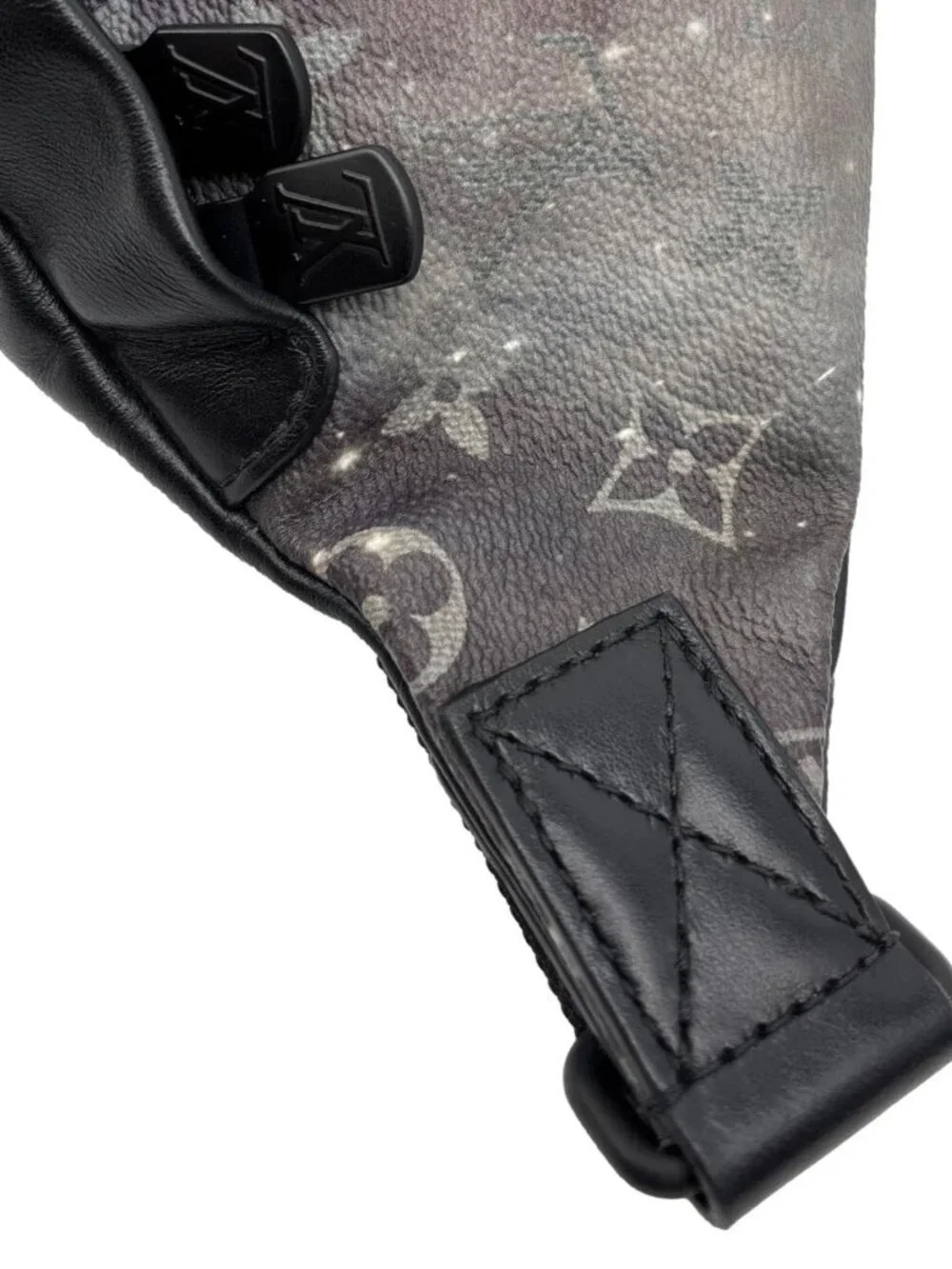 Louis Vuitton  Discovery Monogram Galaxy Bumbag Black